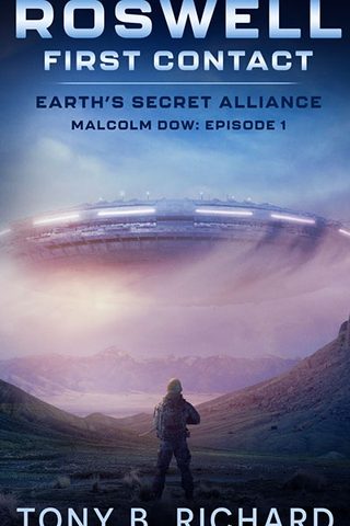 Cover of Roswell: First Contact - an alien mothership looming over a lone soldier